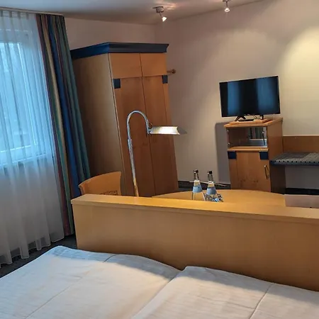Lang Hotel *
