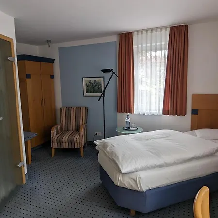 Lang Hotel *